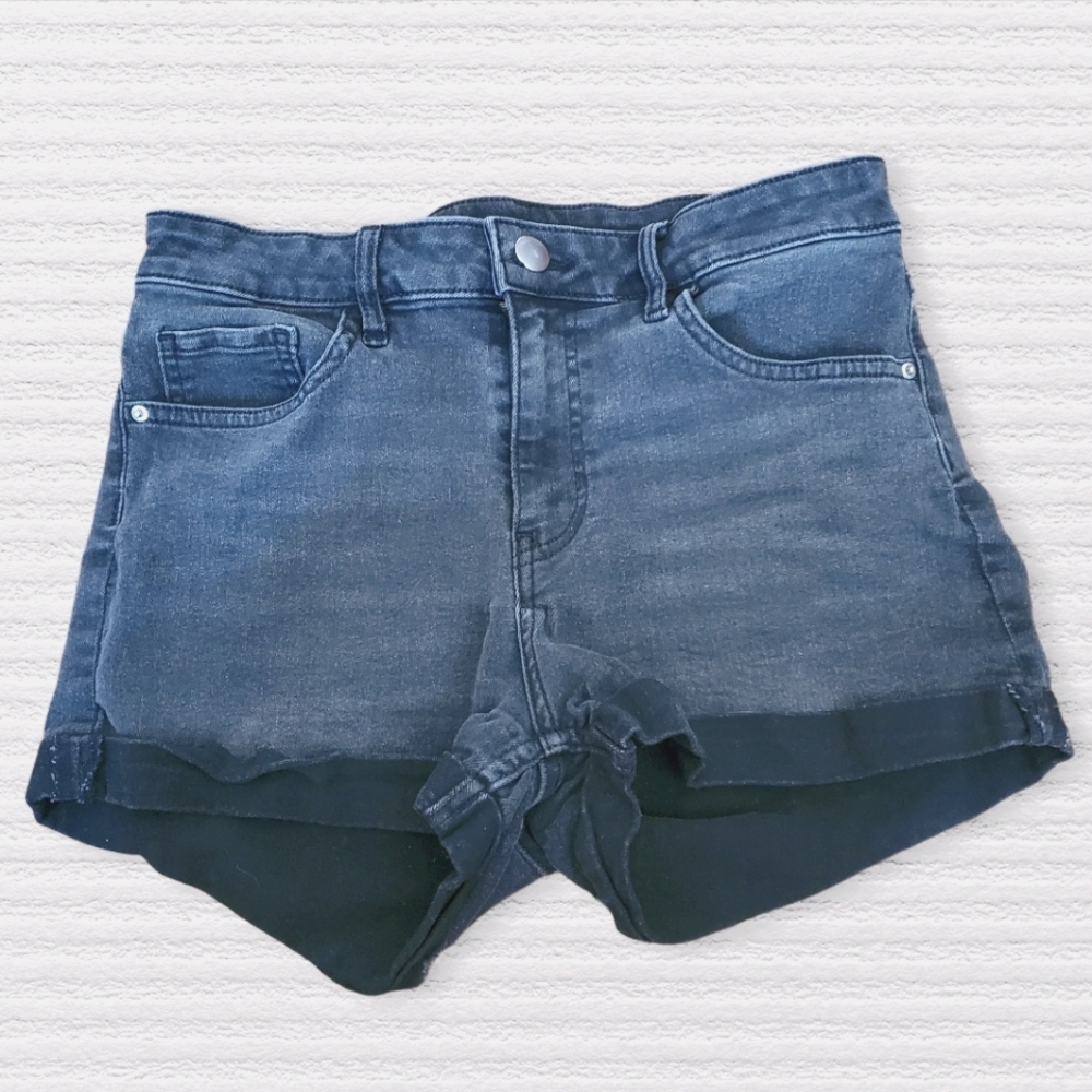 *Sz 6* H&M Cuffed Faded Black Jean Shorts